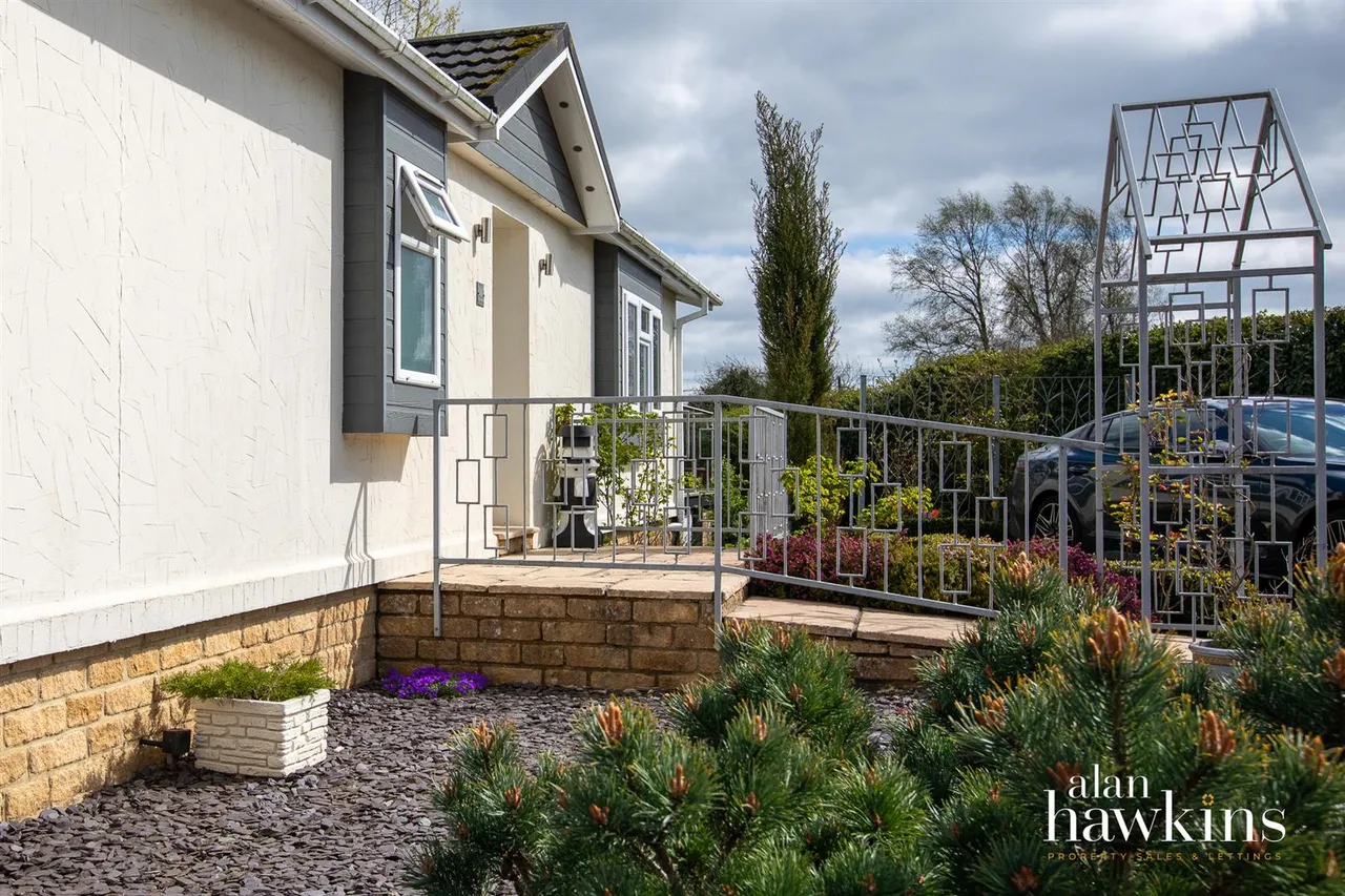 Lillybrook Estate, Lyneham, photo 2