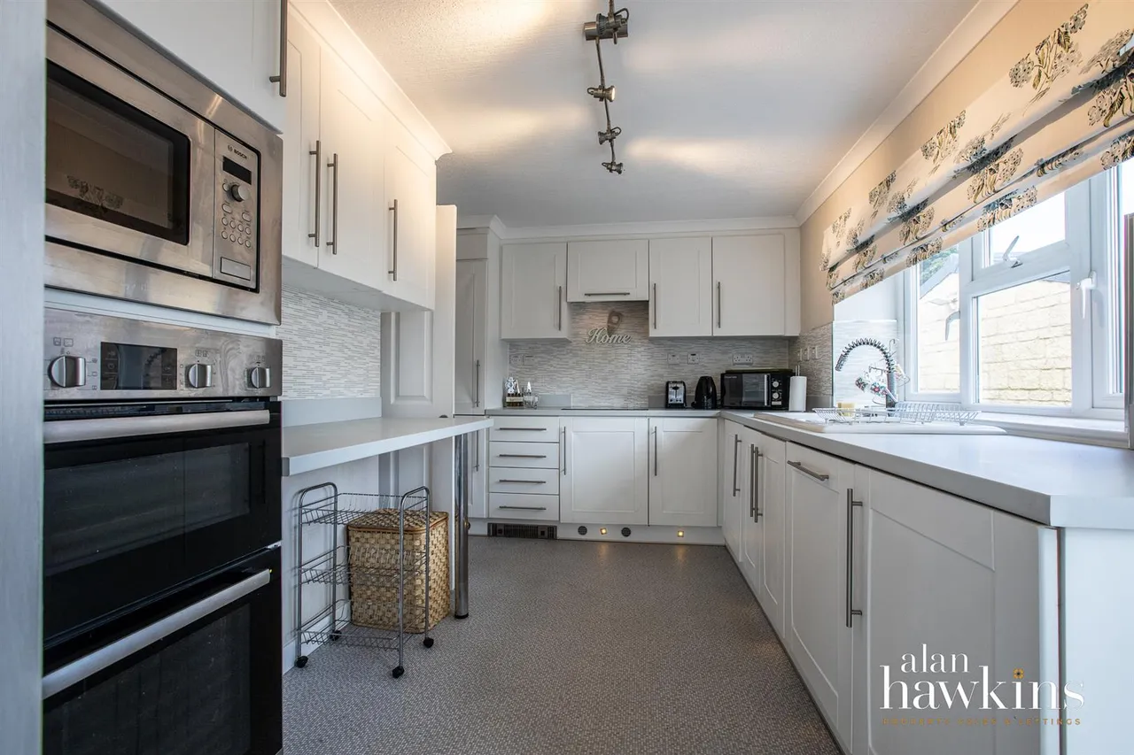 Lillybrook Estate, Lyneham, photo 3
