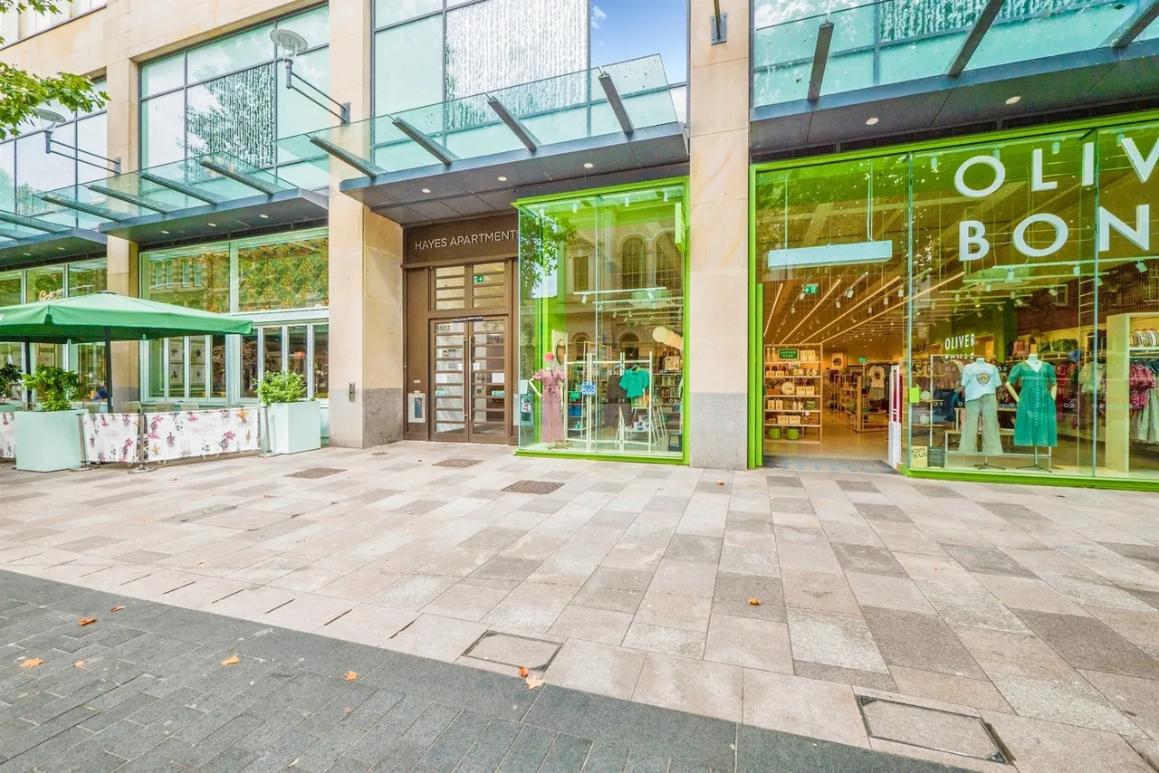 2 bed flat for sale, The Hayes, Cardiff, CF10