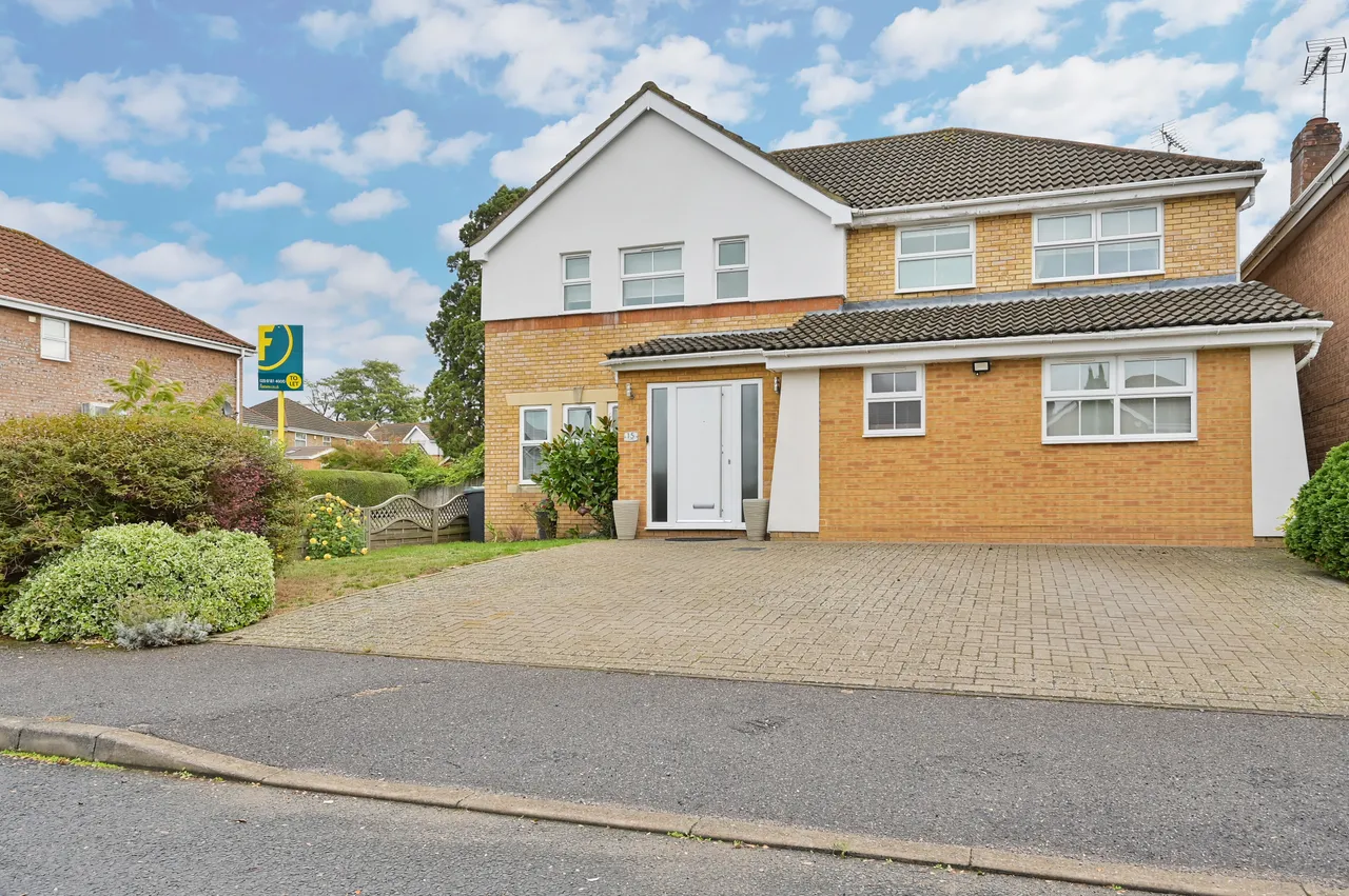 5 bed house to rent, Carpenders Park, WD19
