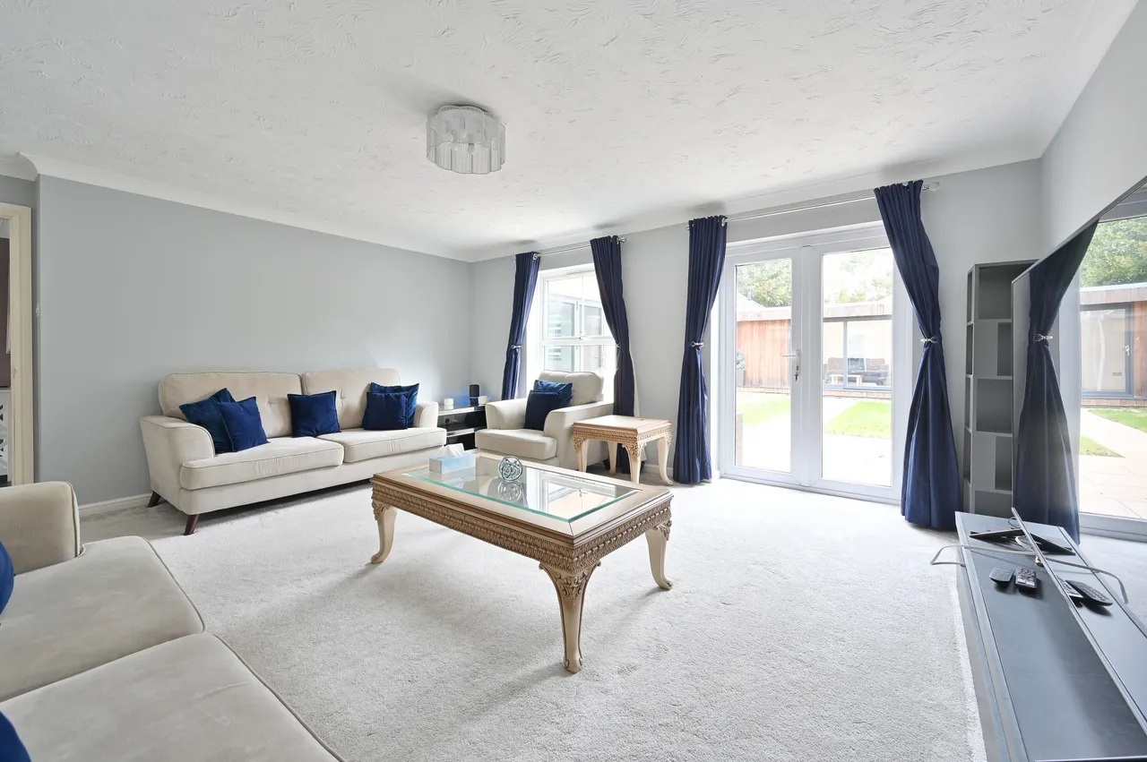 Carpenders Park, WD19, photo 6
