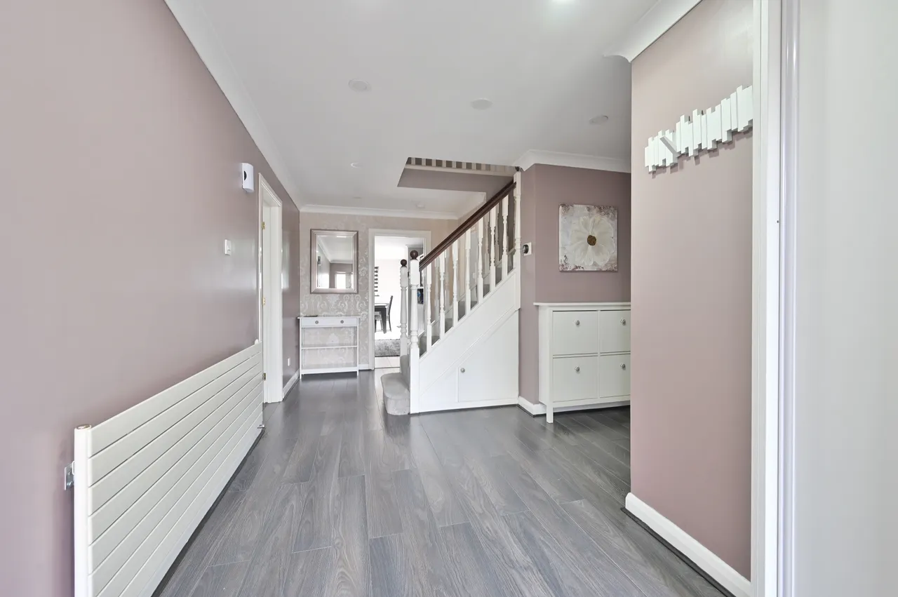 Carpenders Park, WD19, photo 19