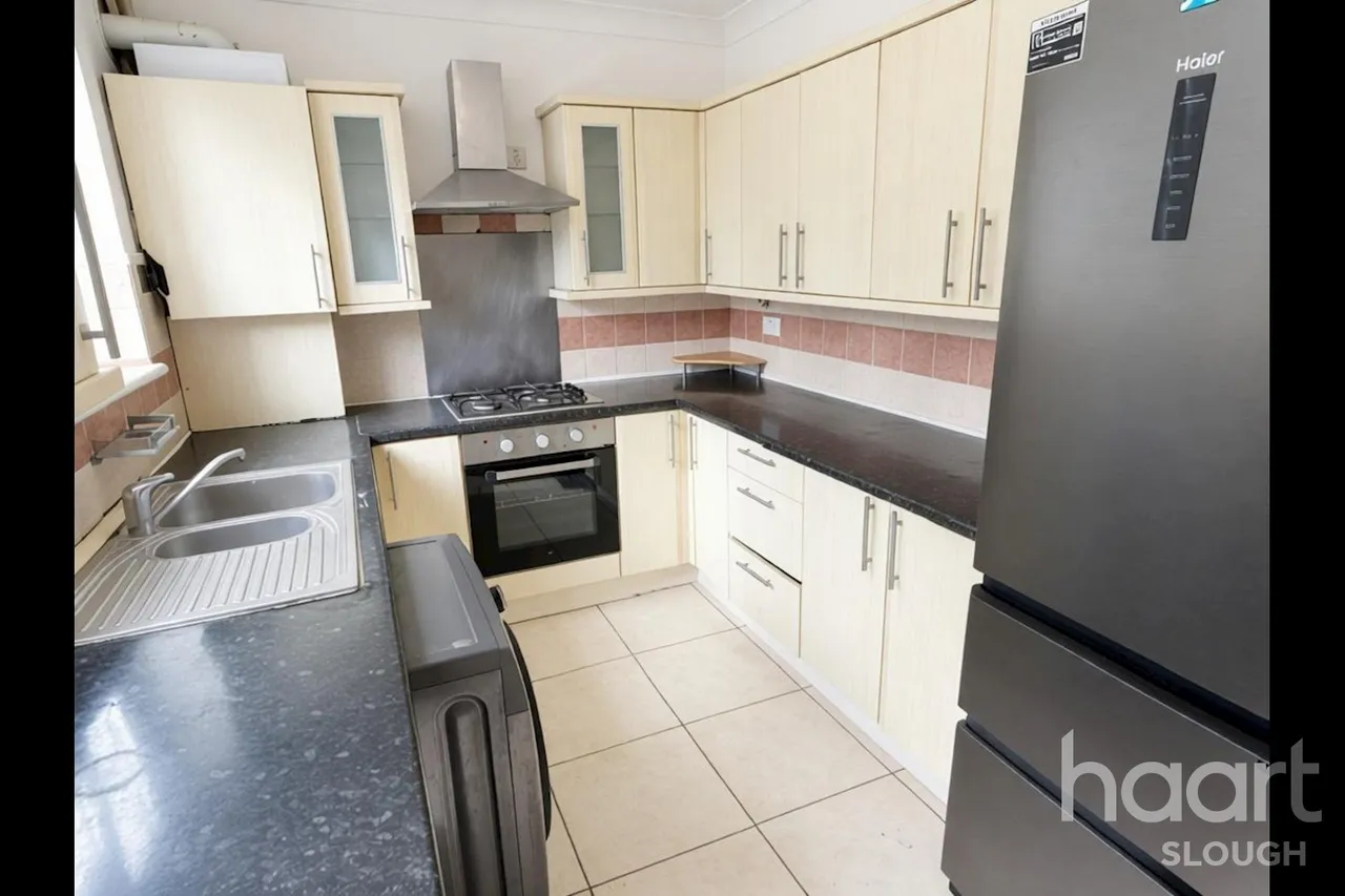 Trelawney Avenue, Slough, SL3, photo 6