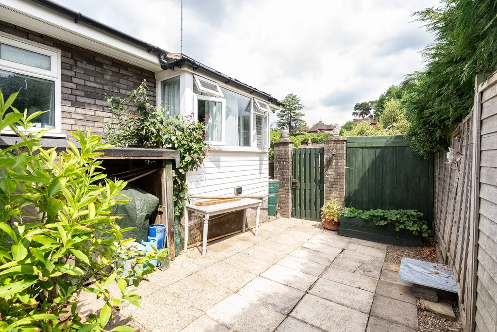 Adlers Lane, Westhumble, RH5, photo 15