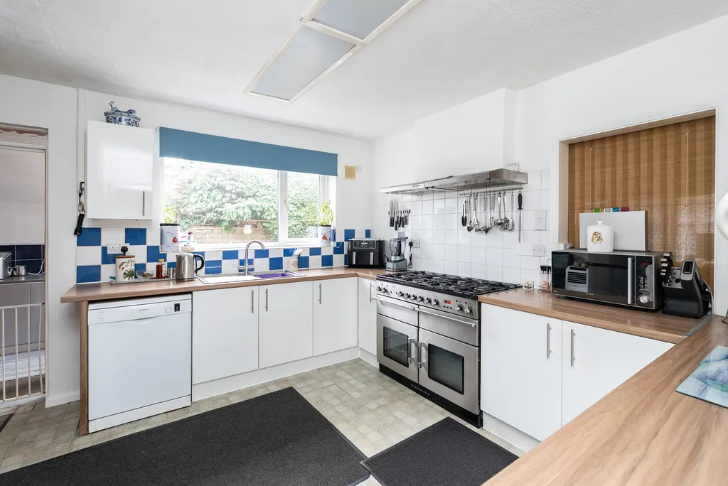 Adlers Lane, Westhumble, RH5, photo 6