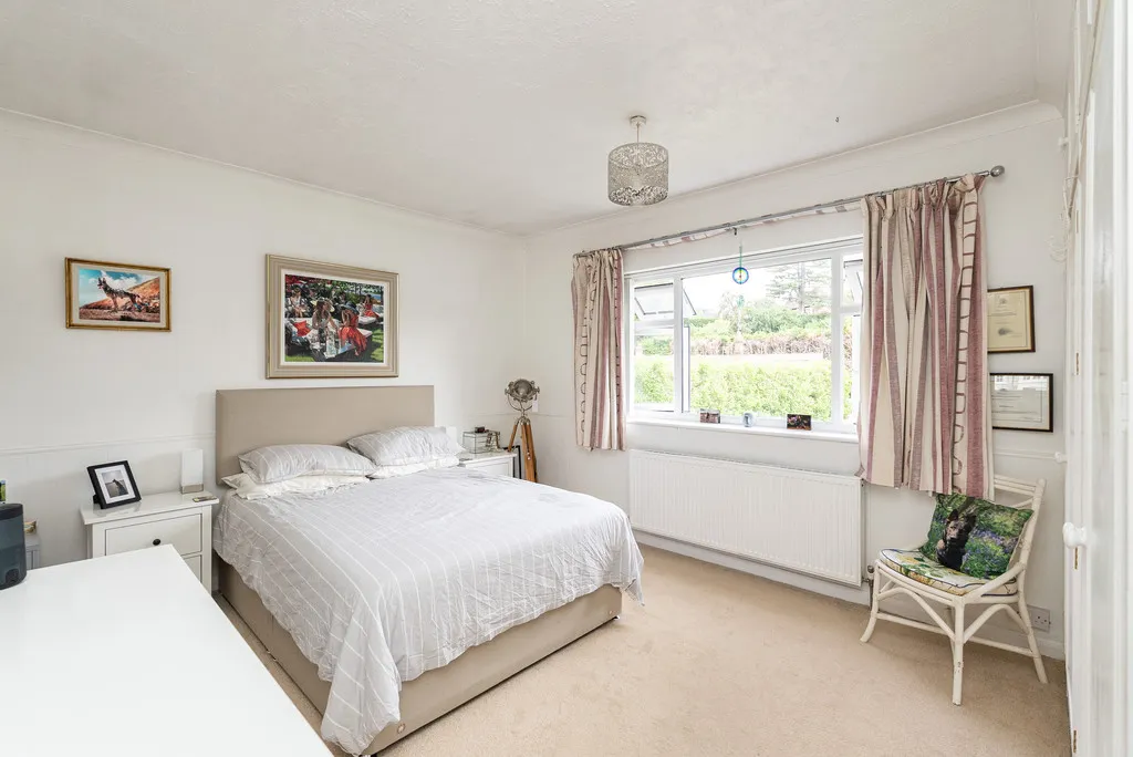 Adlers Lane, Westhumble, RH5, photo 11