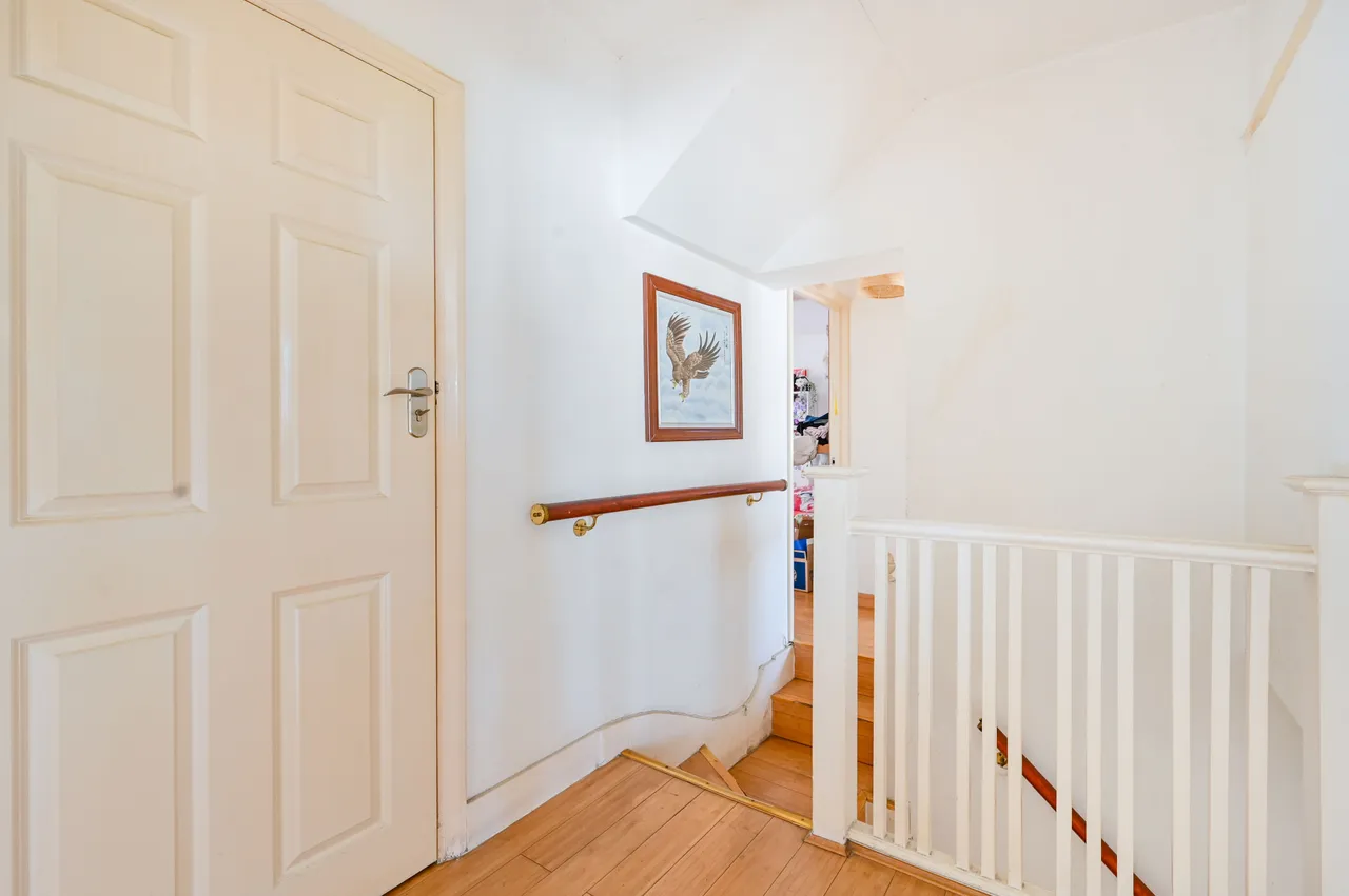 1 Ruston Avenue, Surbiton, photo 9
