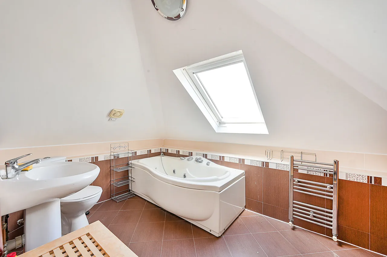 1 Ruston Avenue, Surbiton, photo 8