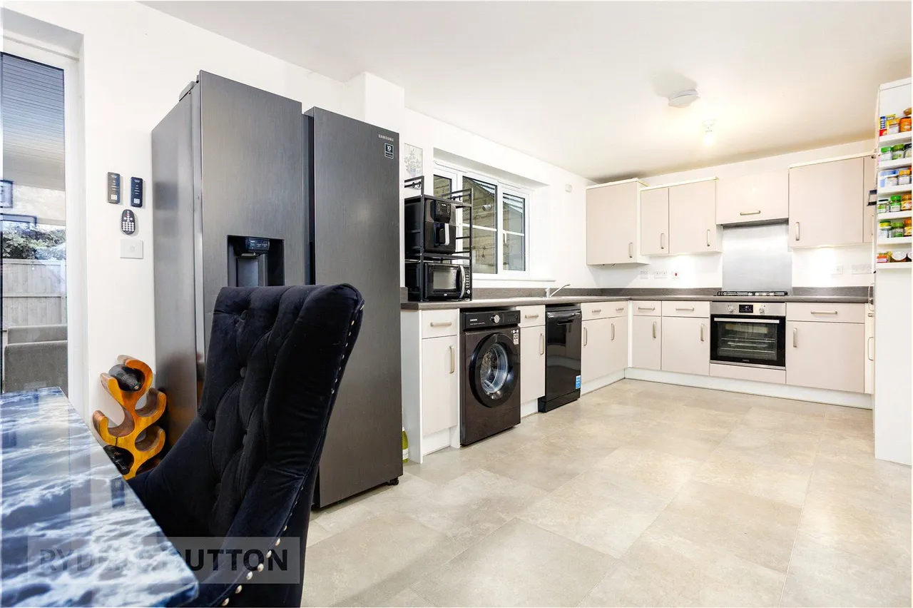 Hawthorn Drive, Glossop, SK13, photo 8