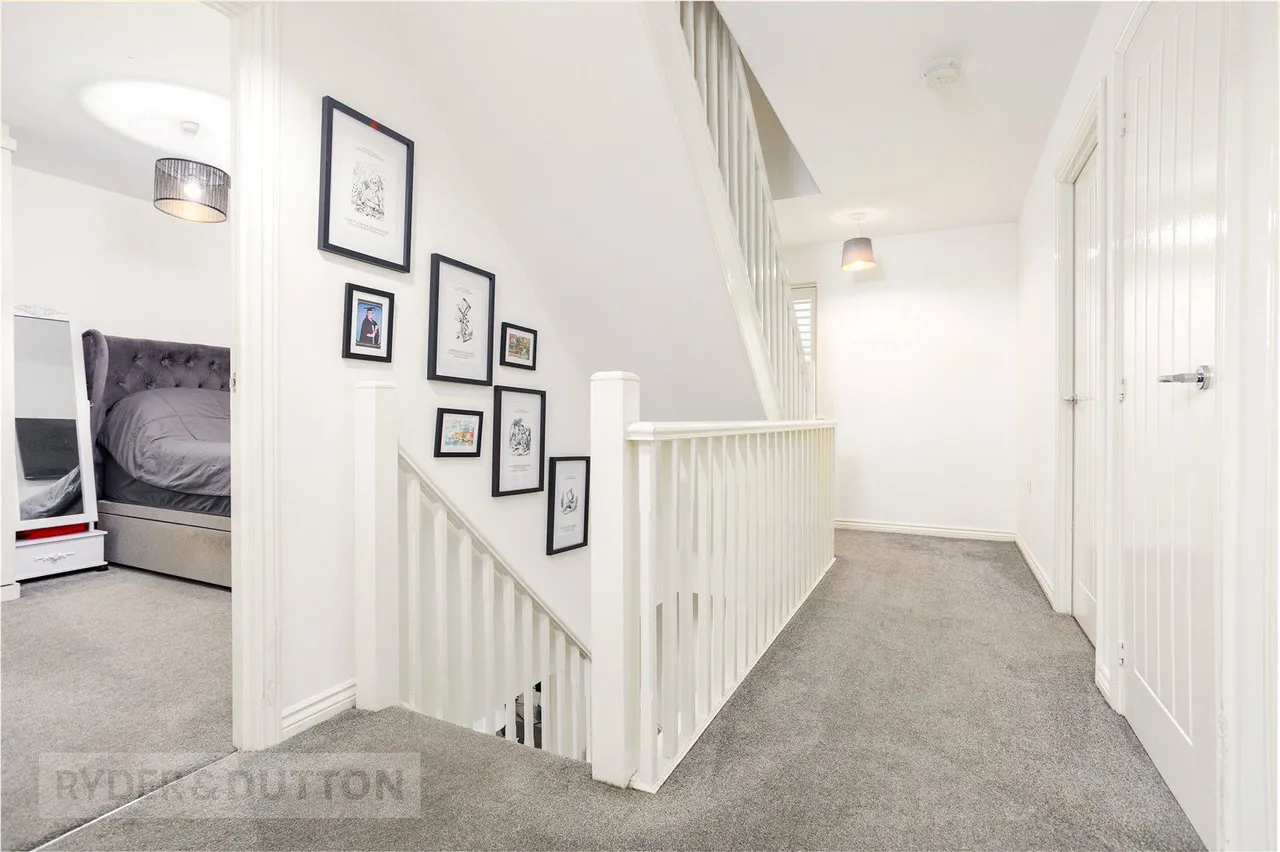 Hawthorn Drive, Glossop, SK13, photo 12