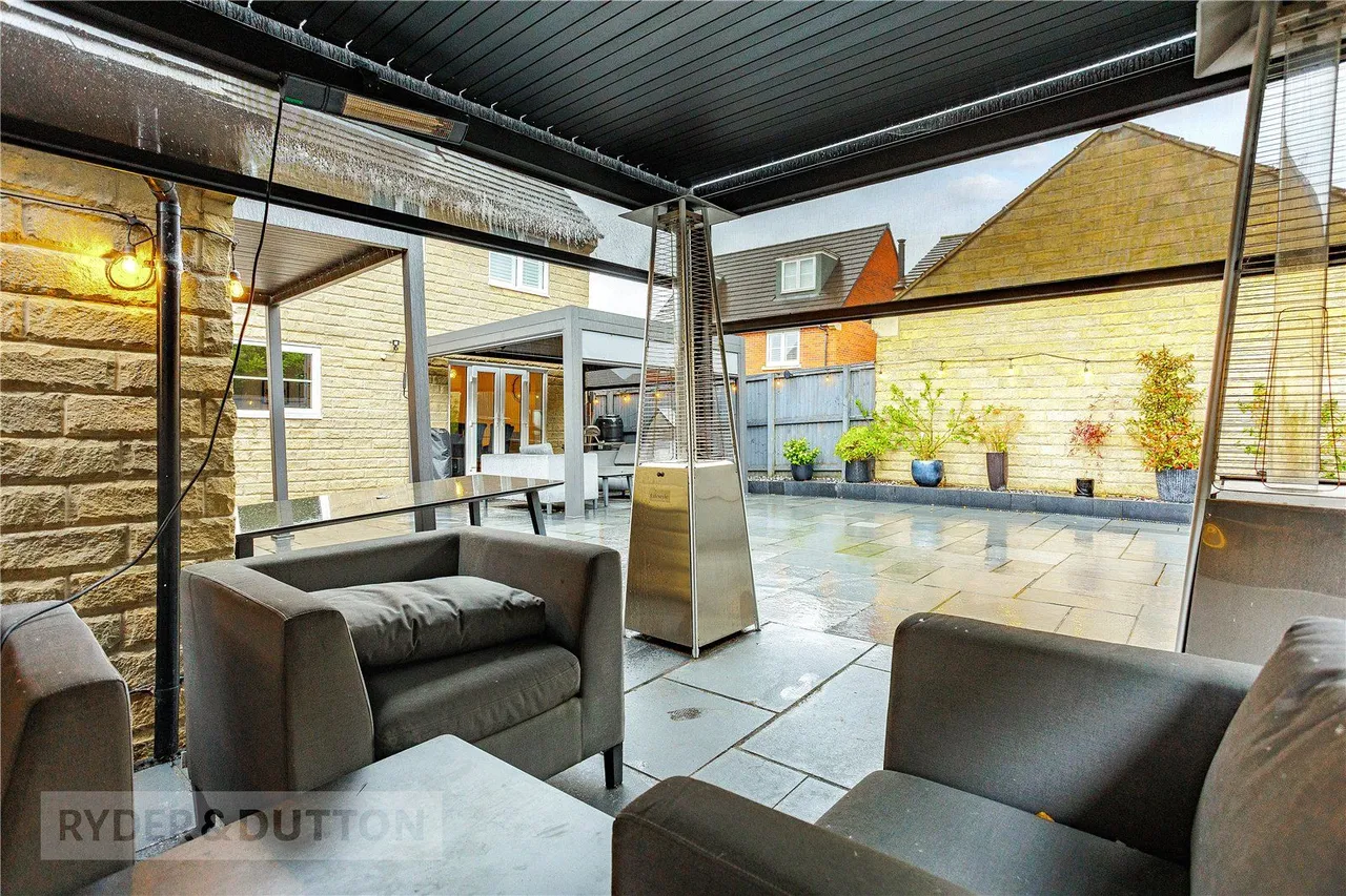 Hawthorn Drive, Glossop, SK13, photo 27