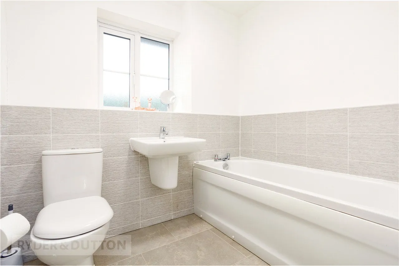 Hawthorn Drive, Glossop, SK13, photo 11