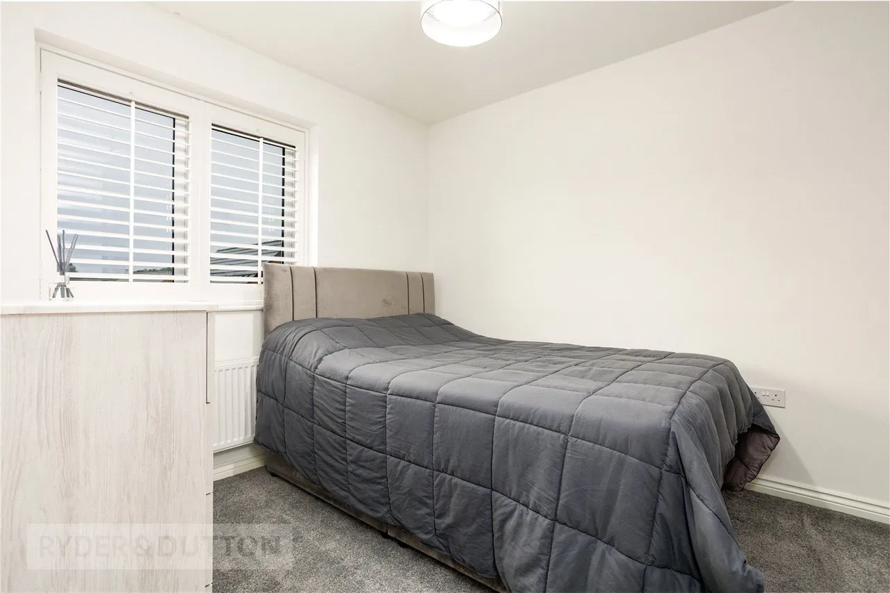 Hawthorn Drive, Glossop, SK13, photo 17
