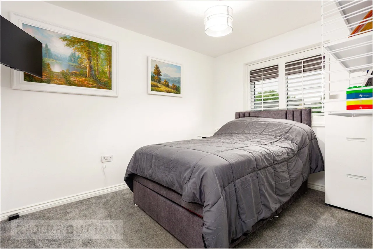 Hawthorn Drive, Glossop, SK13, photo 16