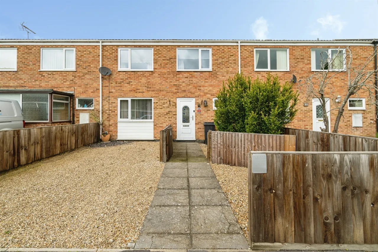 3 bed house for sale — Thomas Manning Road, Diss