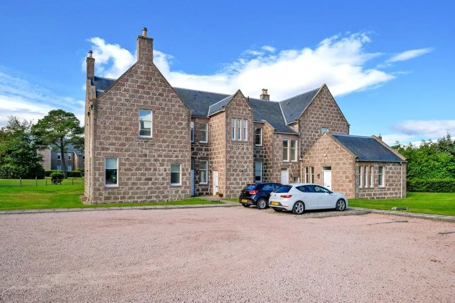 2 bed flat for sale, Bacchante Way, Kingseat, AB21