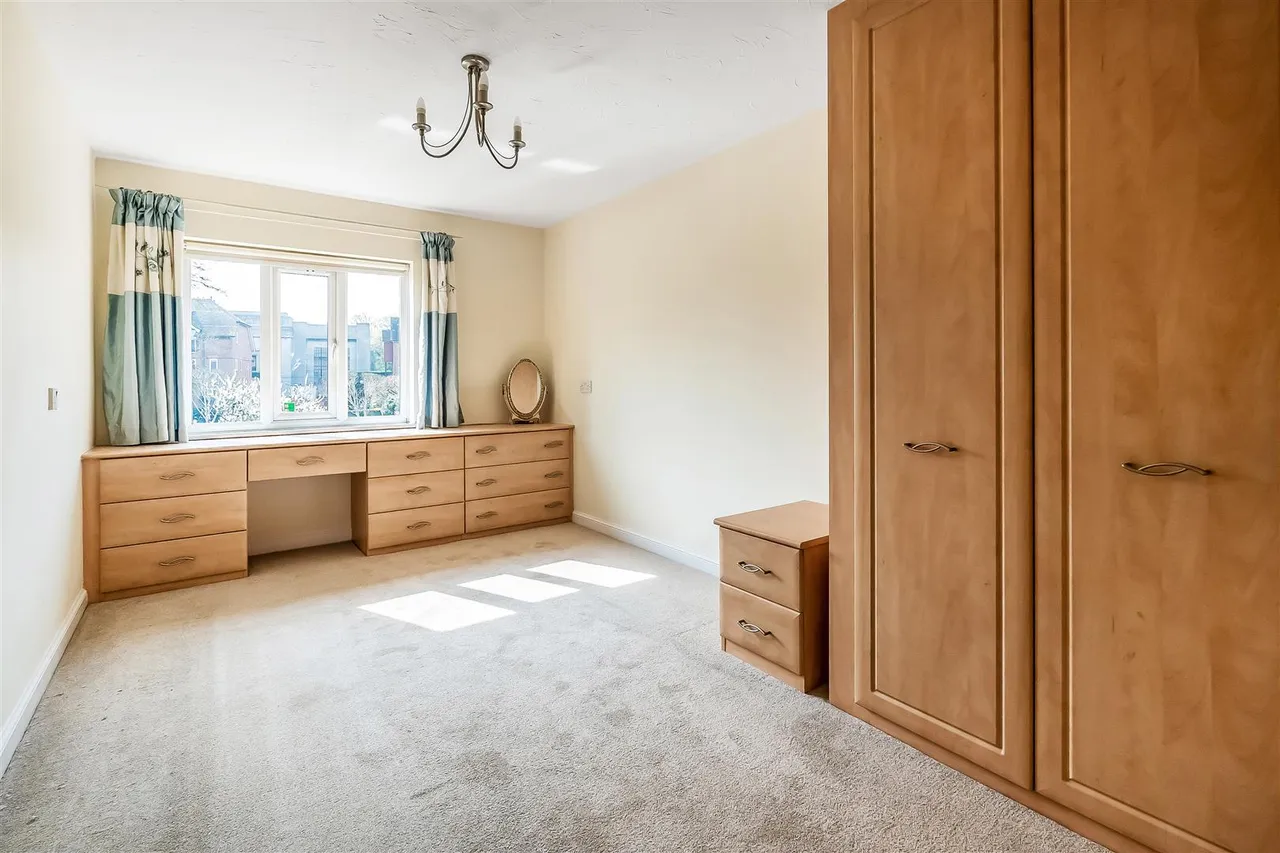 Belmont Road, Leatherhead, KT22, photo 4