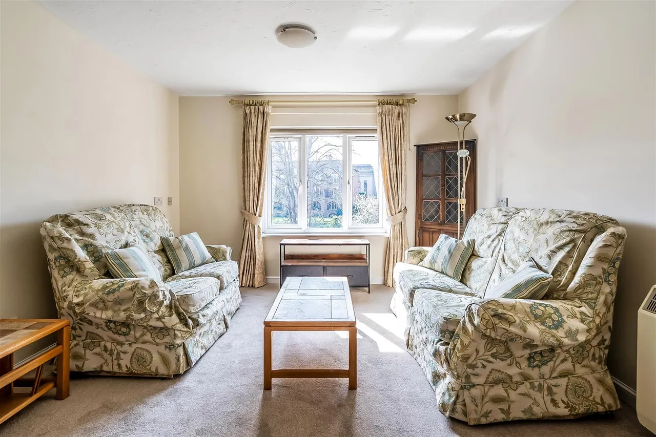 Belmont Road, Leatherhead, KT22, photo 5