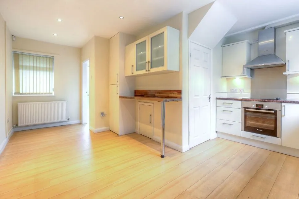 Delamere Road, Handforth, Cheshire, SK9, photo 4
