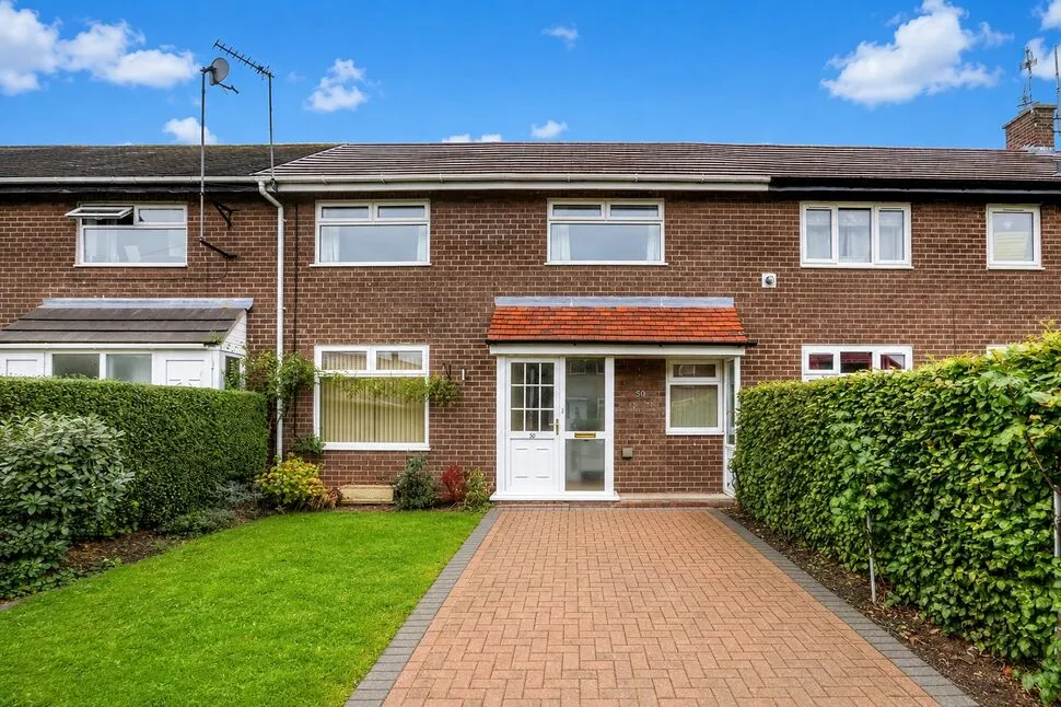 3 bed house for sale — Delamere Road, Handforth, Cheshire, SK9