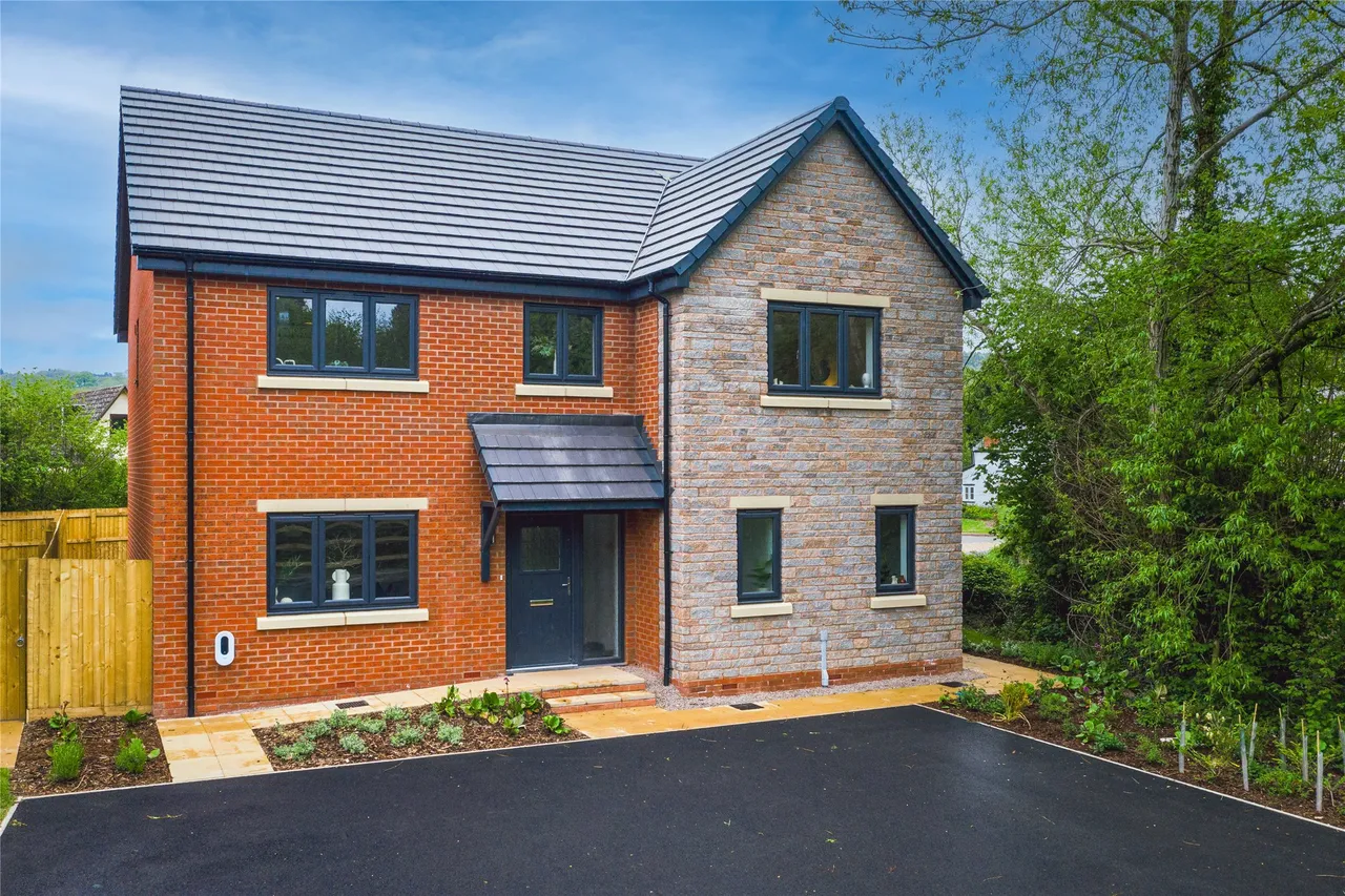 4 bed house for sale — Plot 5 The Yew, Wellbrook Field, Herefordshire, Peterchurch, HR2 0RS