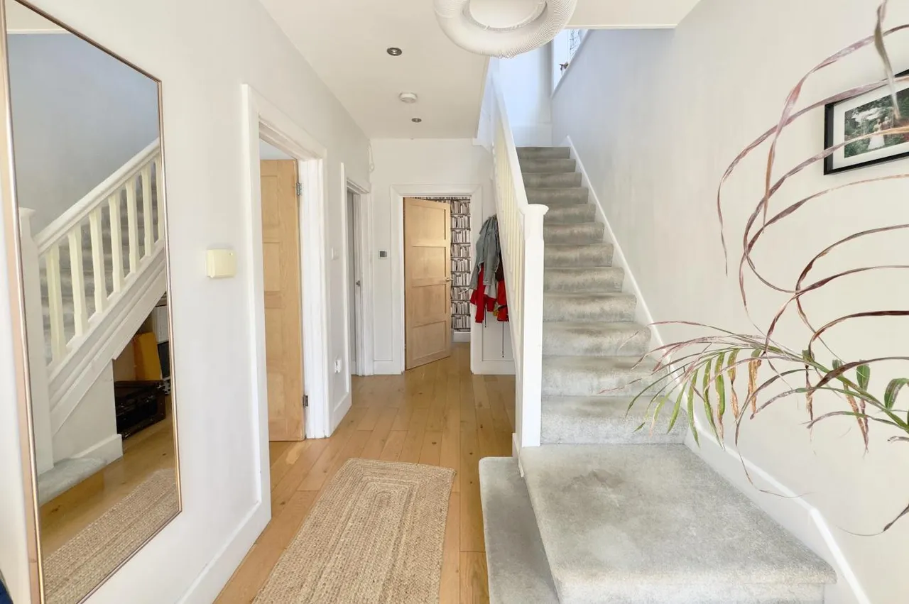 Southwick Road, BH6, photo 5