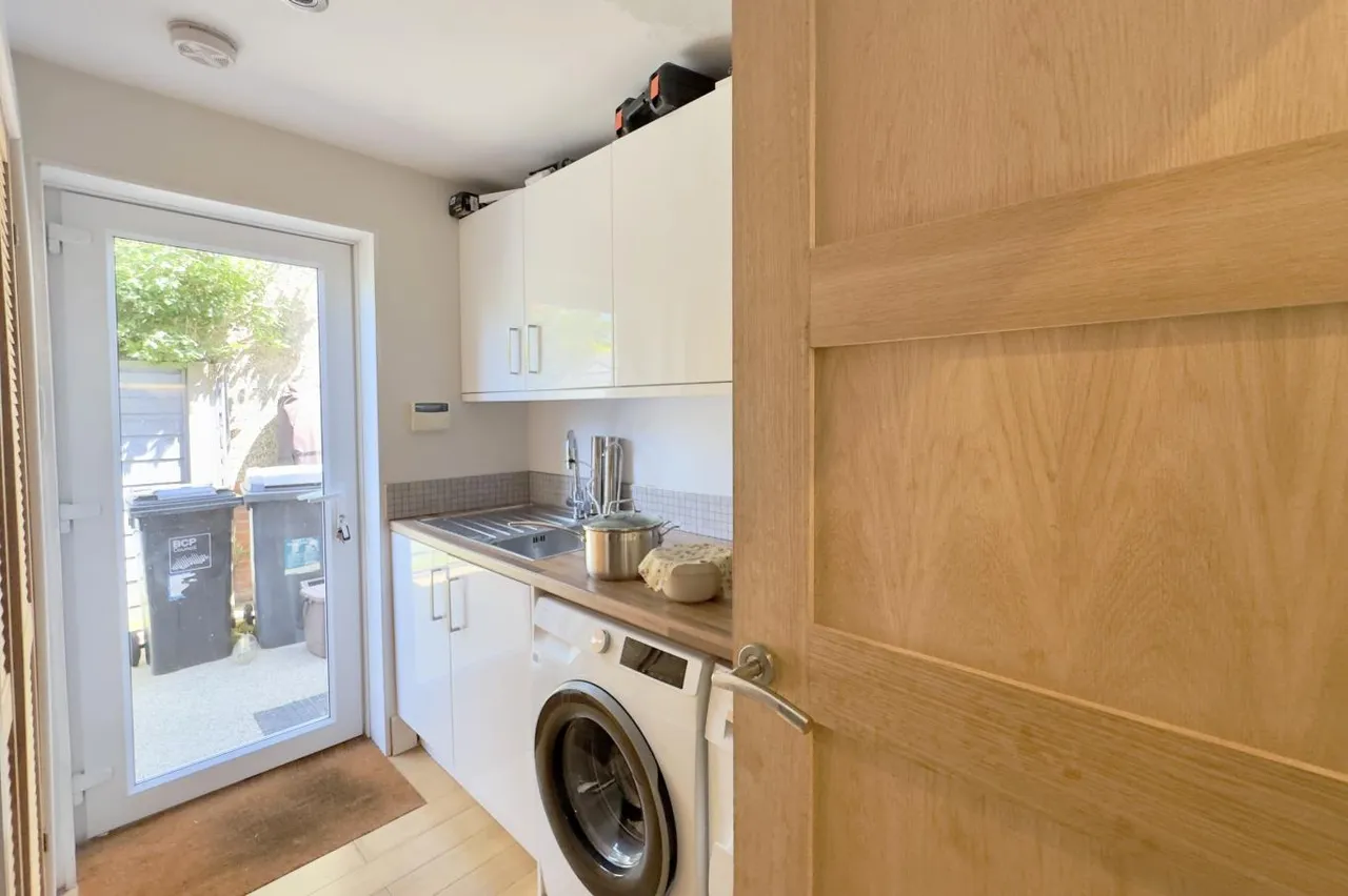 Southwick Road, BH6, photo 15