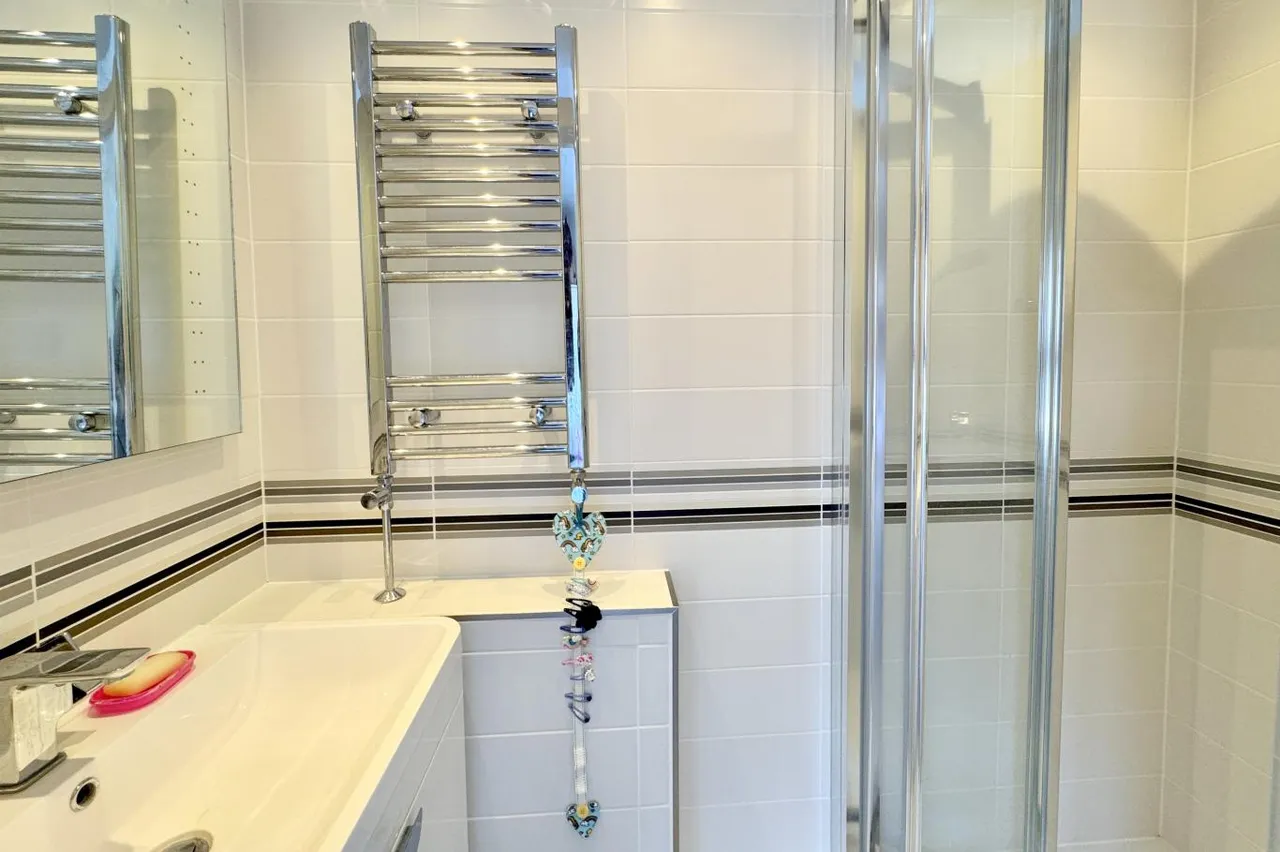 Southwick Road, BH6, photo 20