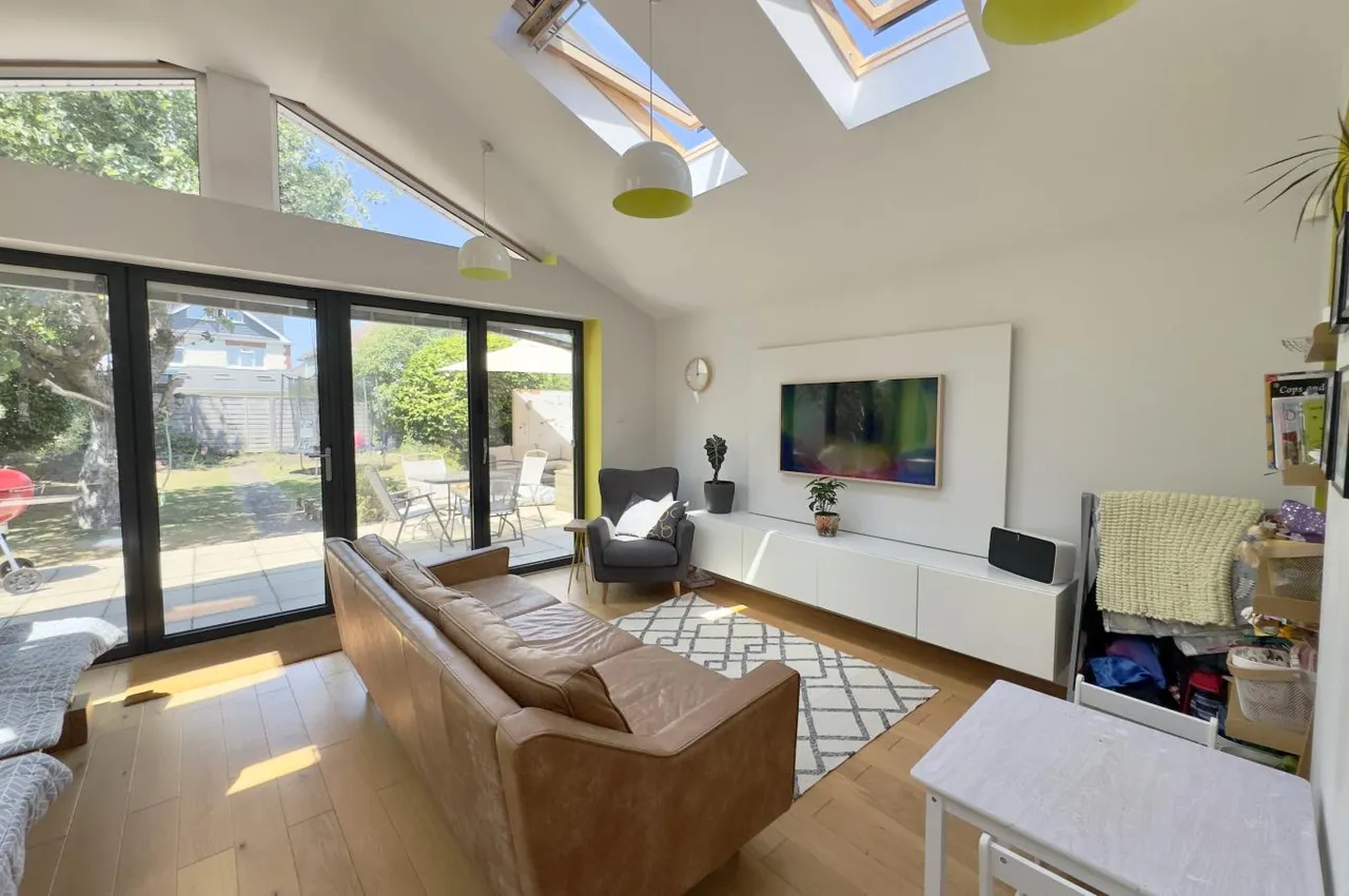 Southwick Road, BH6, photo 10