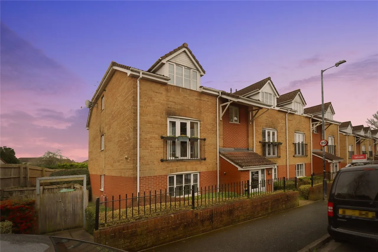 2 bed flat for sale — Clarence Road, Kingswood, Bristol, BS15