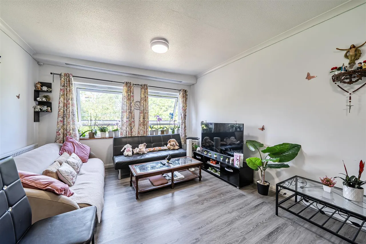 Elliott Close, Wembley Park, photo 5