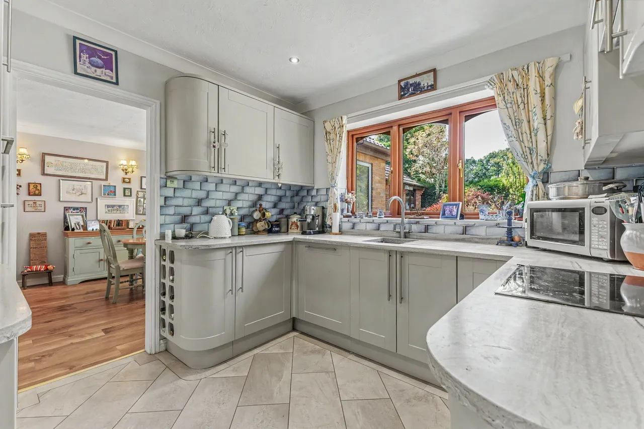 Box Tree Close, Defford, WR8, photo 3
