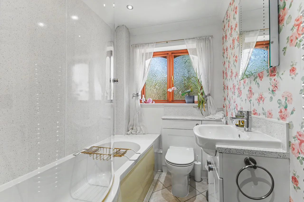 Box Tree Close, Defford, WR8, photo 18