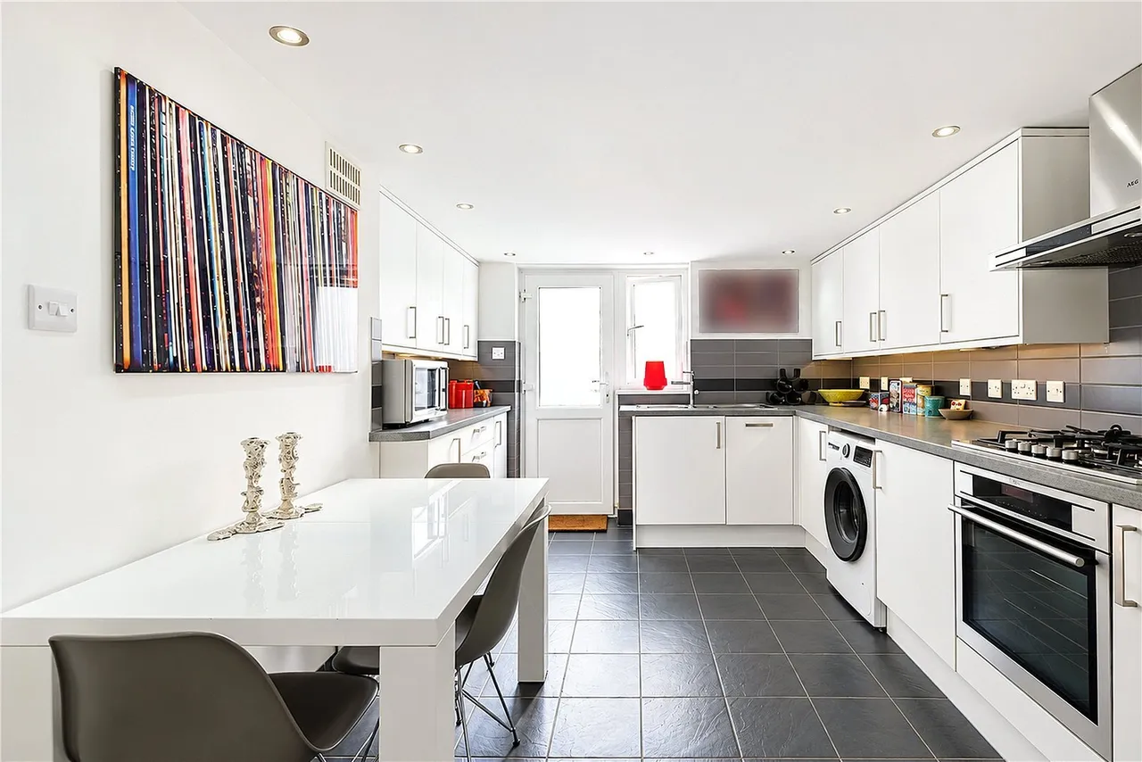 3 bed flat for sale, Cotleigh Road, West Hampstead, NW6
