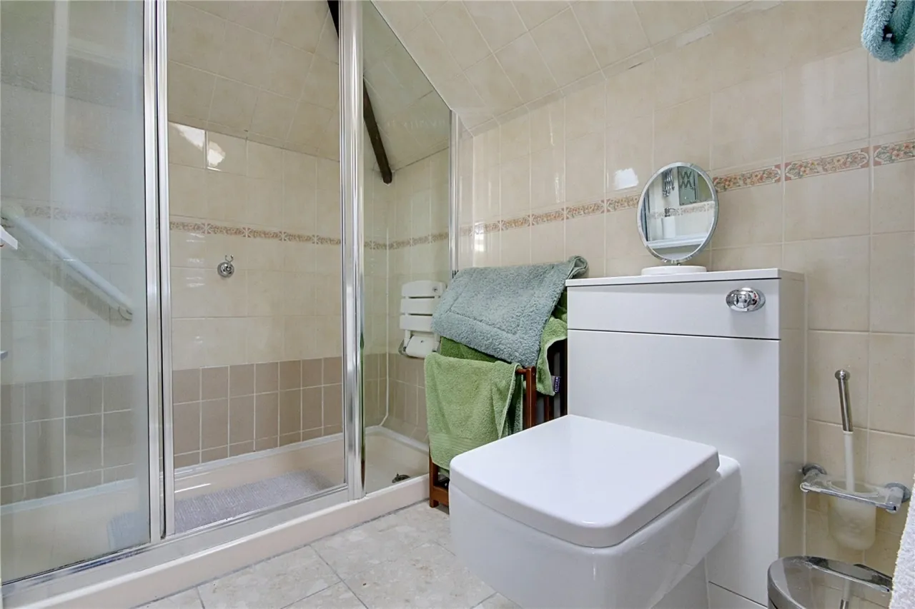 Glenloch Road, Enfield, photo 11