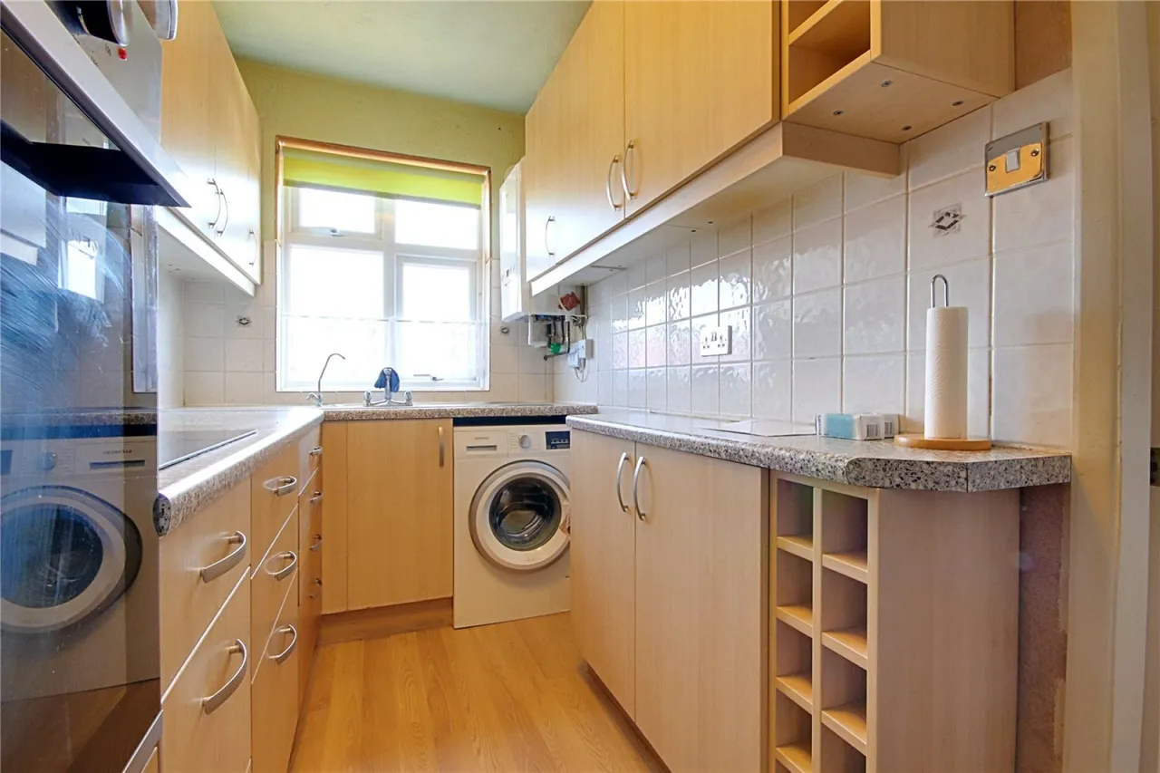 Glenloch Road, Enfield, photo 7