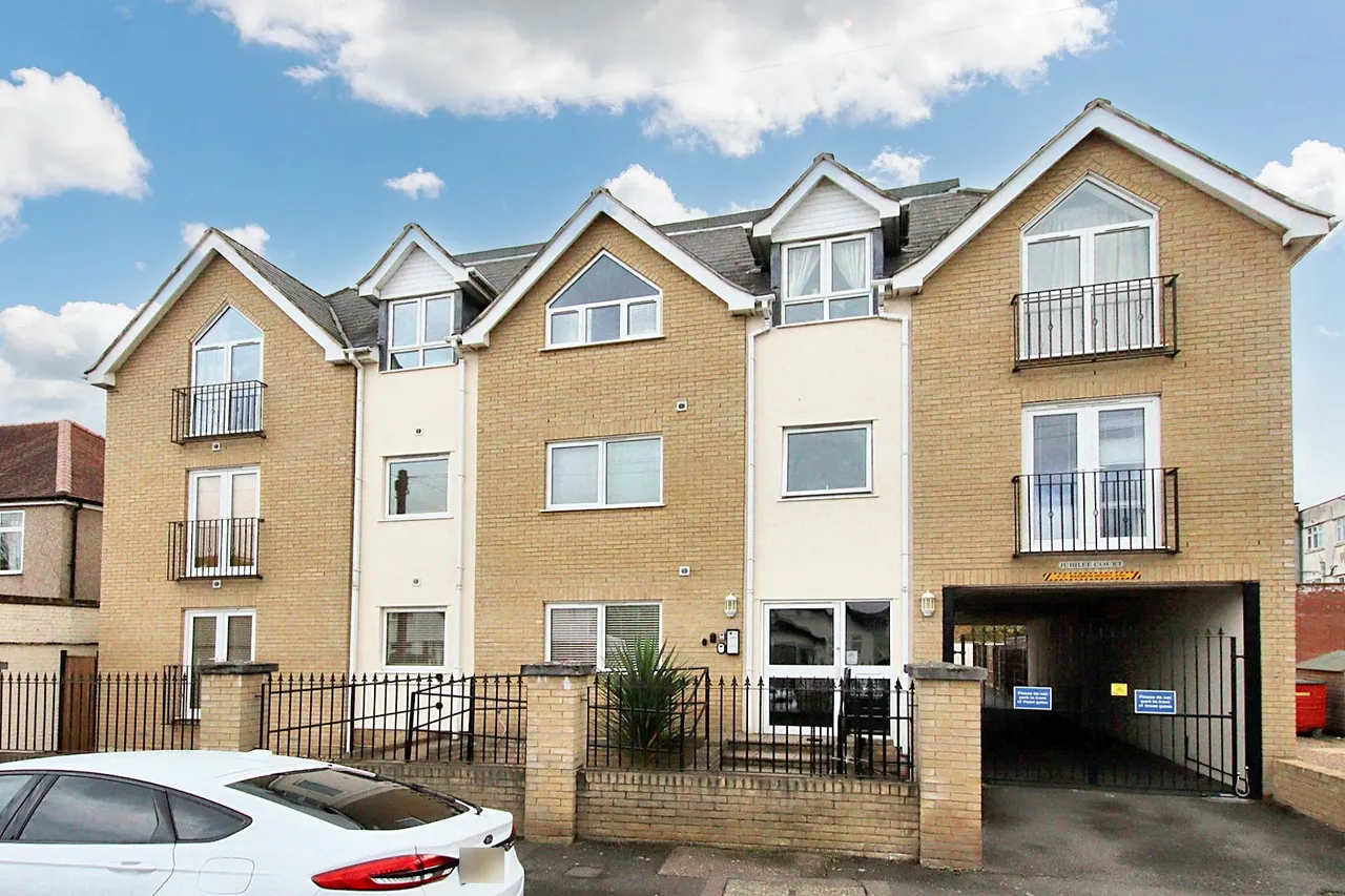 Flat 1, Jubilee Court 2A Braemar Gardens, West Wickham, West Wickham, BR4 0JT, photo 2