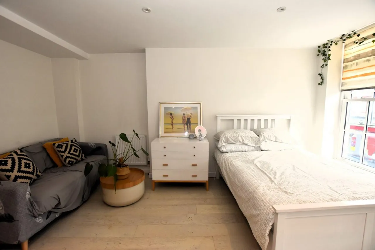Winchcombe Street, Cheltenham, GL52, photo 2