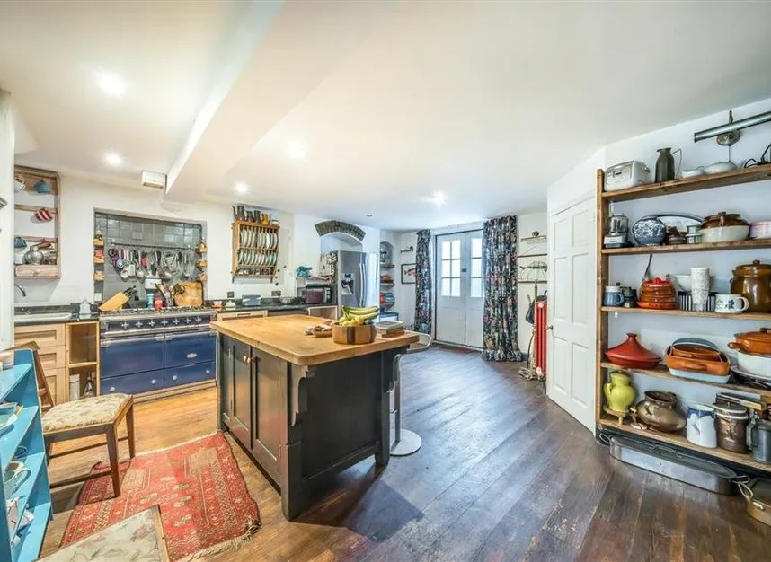Clapham Road, Stockwell, SW9, photo 2