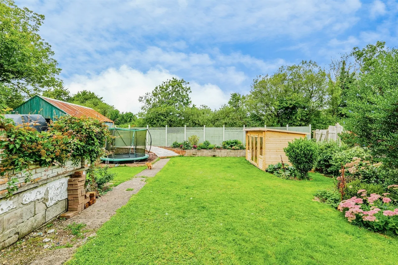 Trenos Place, Llanharan, Pontyclun, photo 2