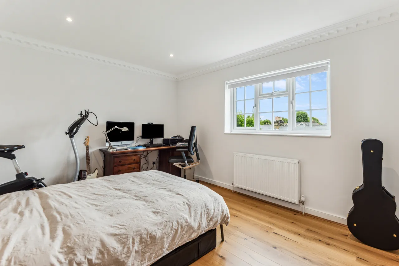 Lawn Crescent, Richmond, TW9, photo 17