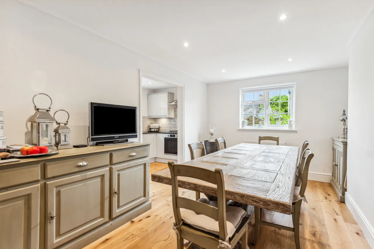 Lawn Crescent, Richmond, TW9, photo 3