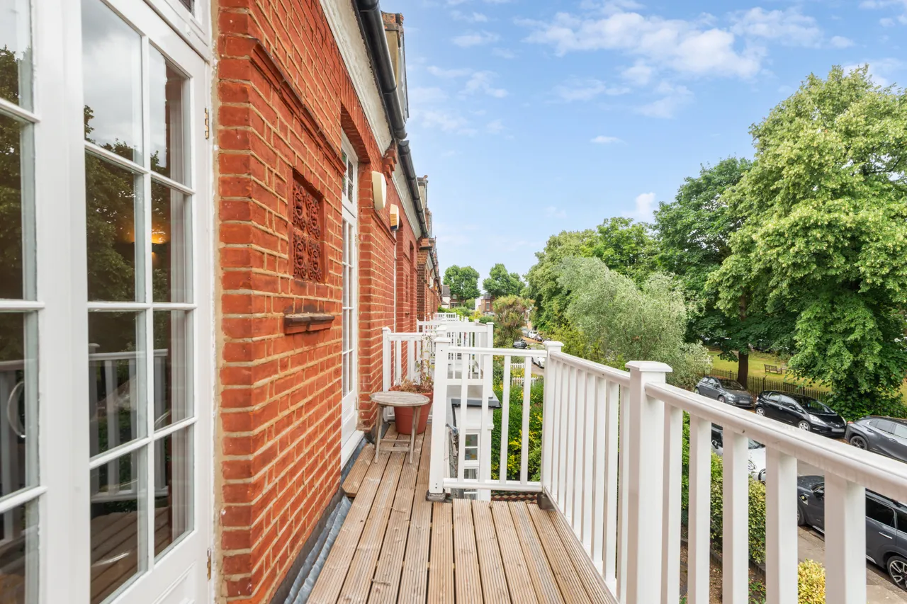 Lawn Crescent, Richmond, TW9, photo 13