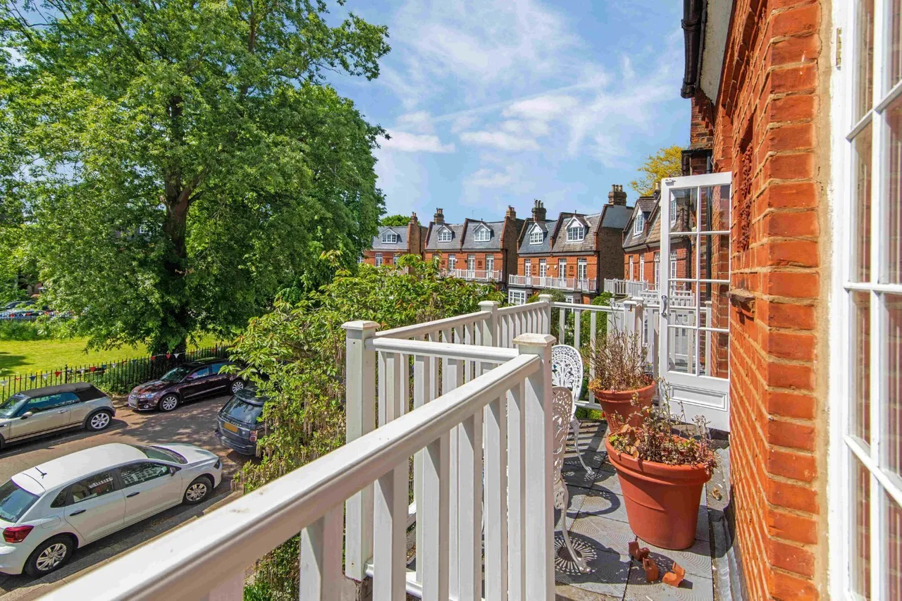 Lawn Crescent, Richmond, TW9, photo 6
