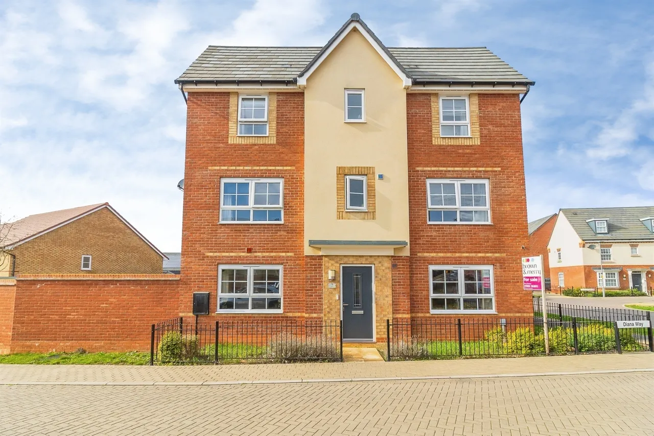 4 bed house for sale — Diana Way, Fairfields, Milton Keynes