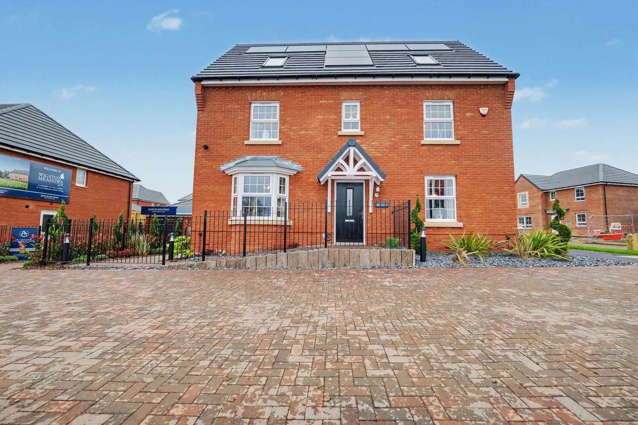 5 bed house for sale — Wigston Meadows North, Newton Lane, LE18