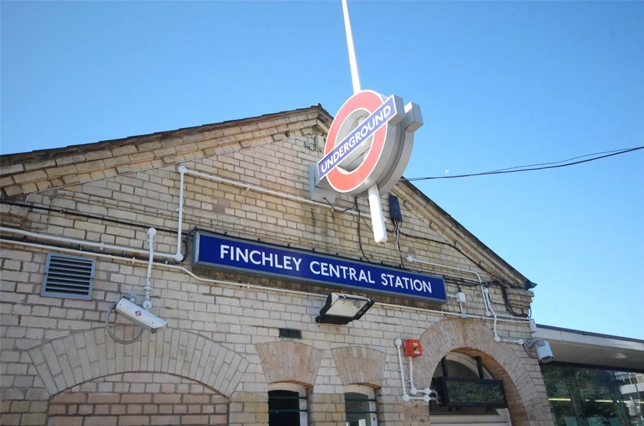 Regents Park Road, Finchley, N3, photo 11