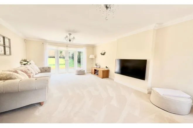 Hawthorne Close, Glentworth, photo 6