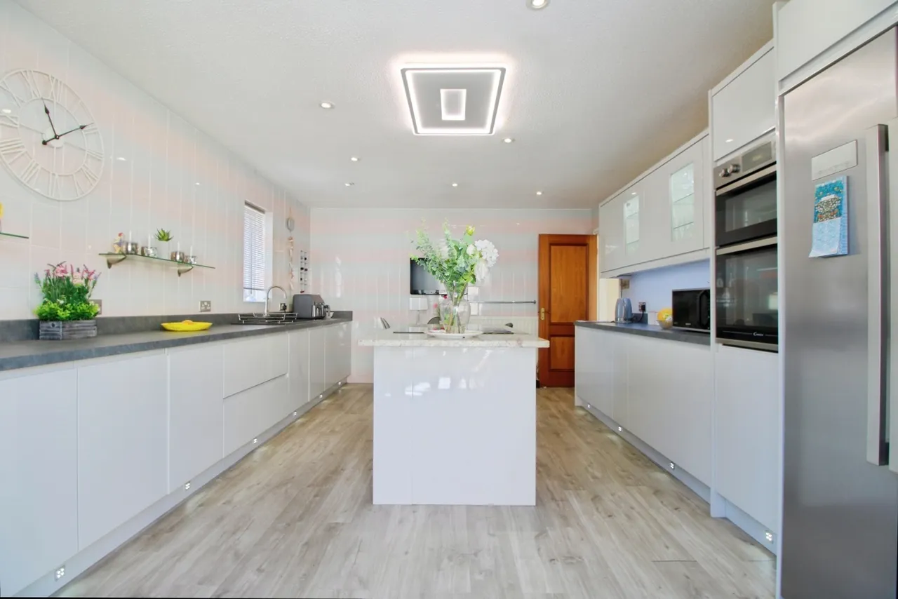 Summerland Close, Dawlish, EX7, photo 10
