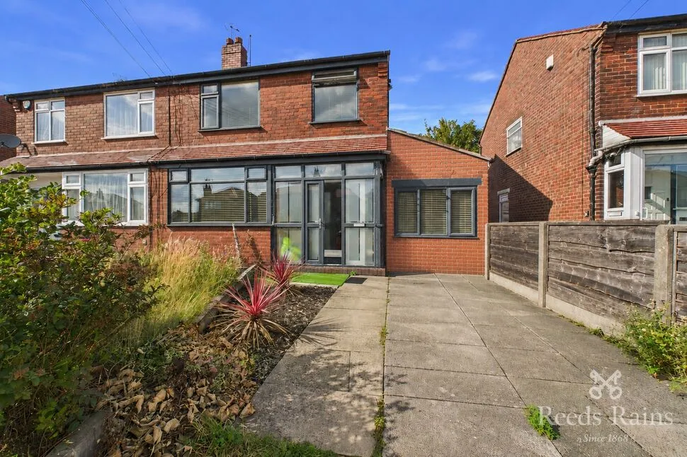 3 bed house for sale — Birkdale Road, South Reddish, Stockport, SK5